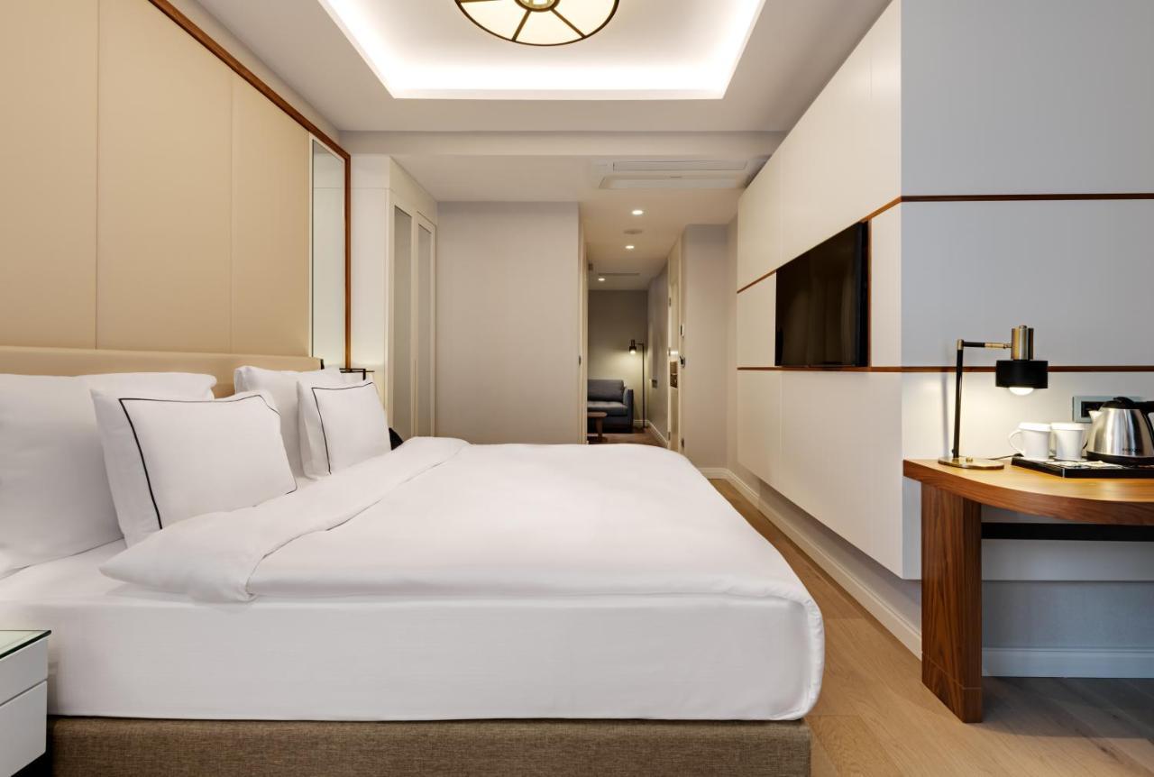 Gleam Collection Hotel อิสตันบูล ภายนอก รูปภาพ A room at the hotel